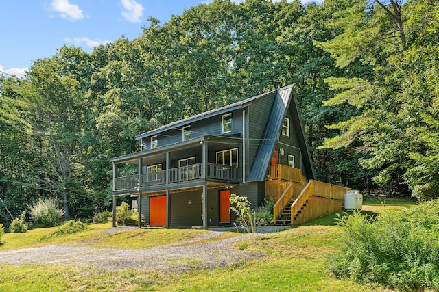 view of front of home with a front yard