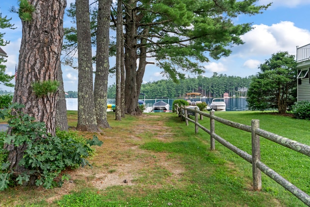 view of yard featuring a water view