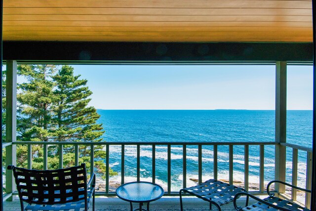 41 Sandpiper Ln, Bristol, ME 04539 - balcony with a water view