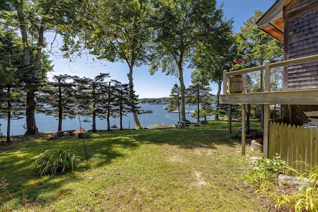 view of yard featuring a water view