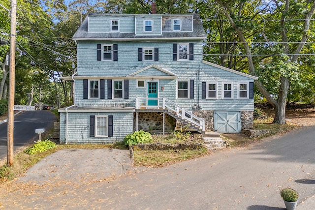 view of front of property