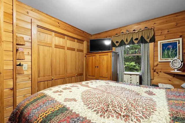 bedroom featuring a closet