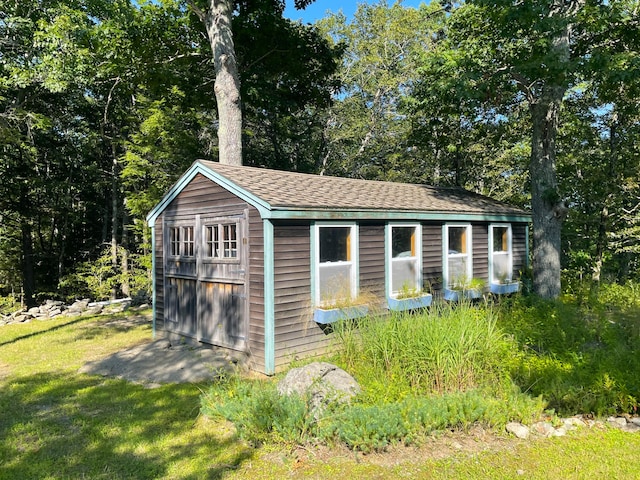 view of outbuilding