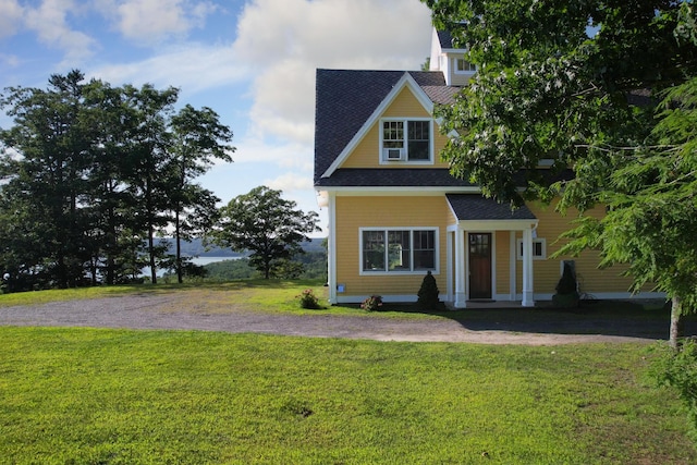 view of front of house featuring a front yard