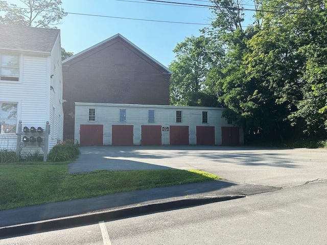 view of front facade