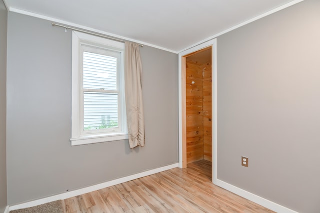 empty room featuring light hardwood / wood-style floors