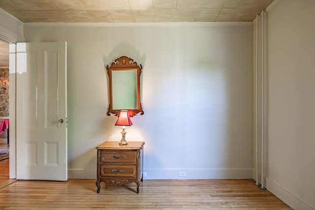 311 Pine St, South Portland, ME 04106 - bedroom featuring crown molding, hardwood / wood-style flooring, and baseboards