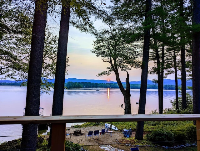 water view featuring a mountain view