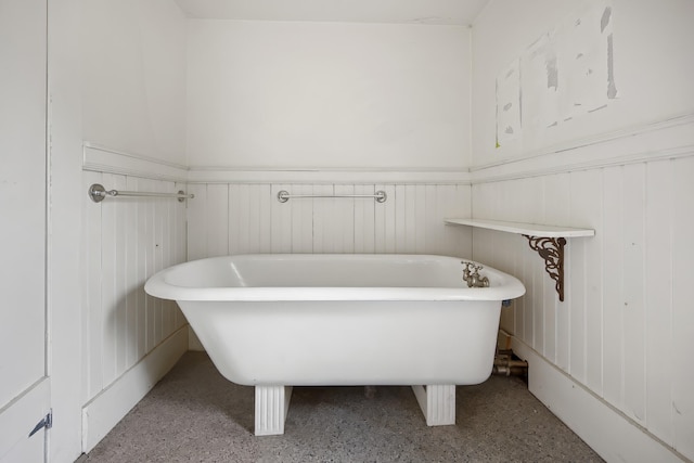 bathroom featuring a bathtub