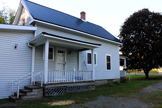 view of front facade featuring a porch