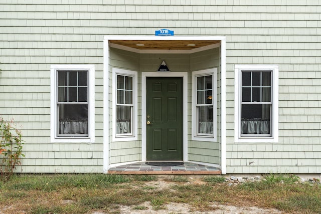 view of property entrance