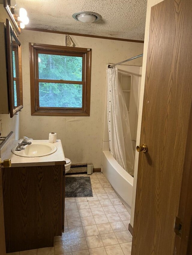 full bathroom featuring a textured ceiling, shower / bathtub combination with curtain, toilet, vanity, and baseboard heating