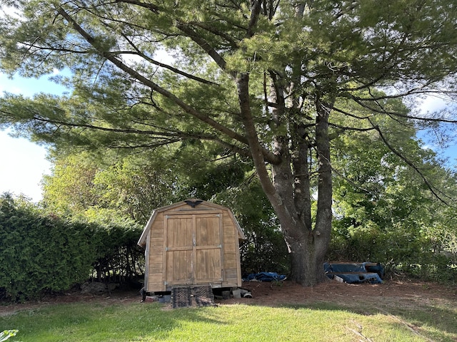 view of outbuilding