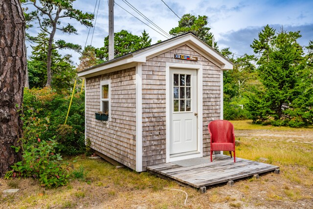 view of outbuilding