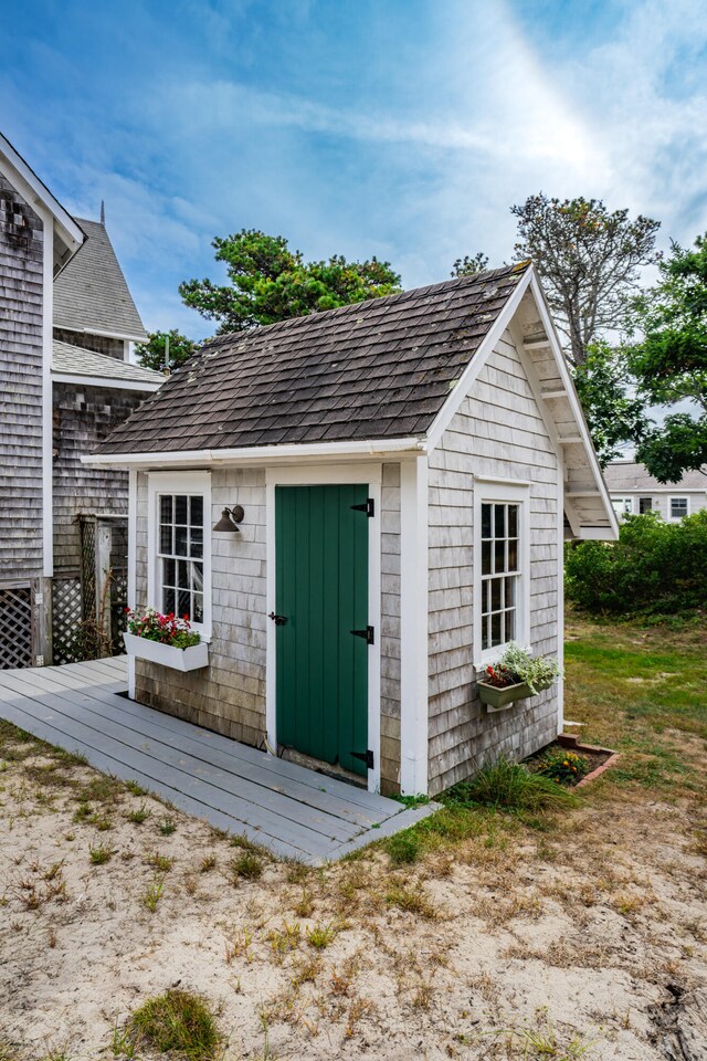 view of outbuilding