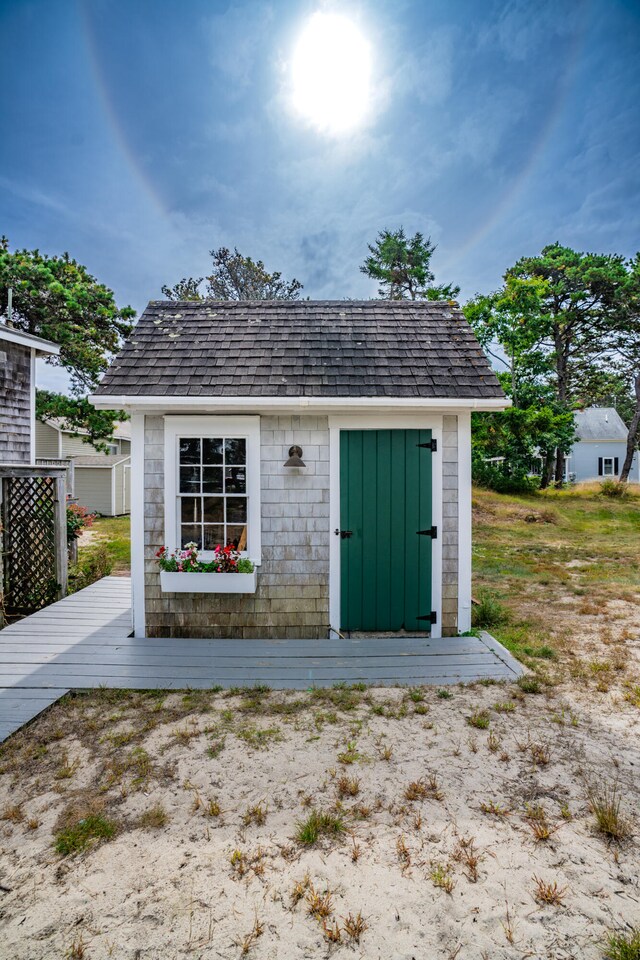 view of outbuilding