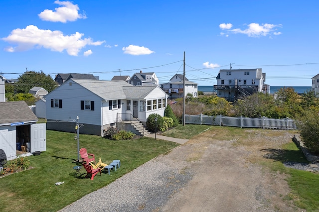 view of front of house featuring a front yard