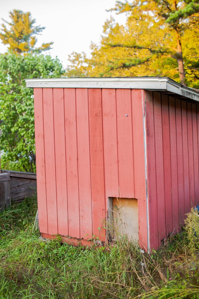 view of outbuilding