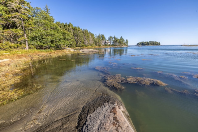 Listing photo 3 for 133 Scraggle Point Rd, Saint George ME 04859