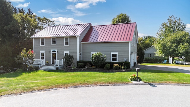 view of front of house featuring a front yard