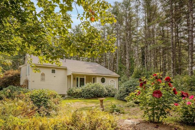 48 Camrock Dr, Rockport, ME 04856 - view of front of home with roof with shingles