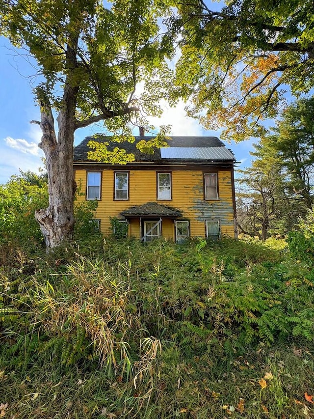 view of front of property