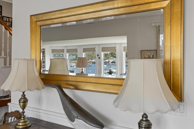 12 Steamboat Wharf Ln, Harpswell, ME 04079 - details featuring ornamental molding