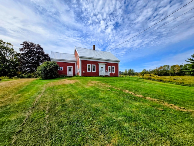 view of front of property with a front lawn