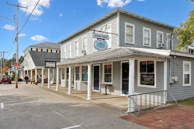 view of front of property with a porch