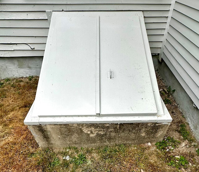 exterior details with a bulkhead entry