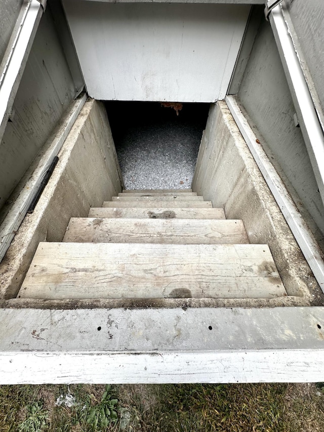112 S St, Calais, ME 04619 - view of stairs