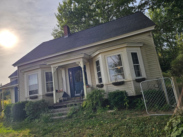 view of front of home featuring a porch