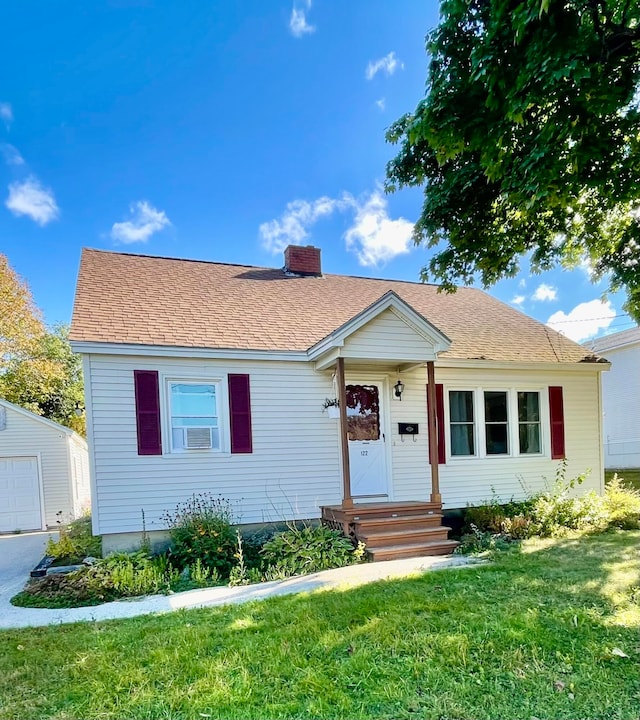 view of front of property with a front yard