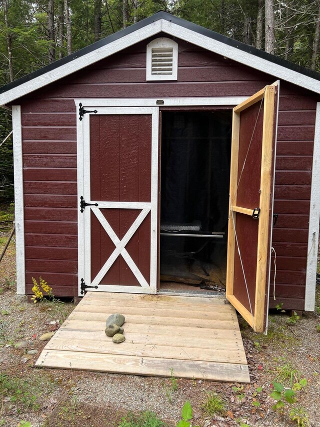 60 Bluejay Ln, Waltham, ME 04605