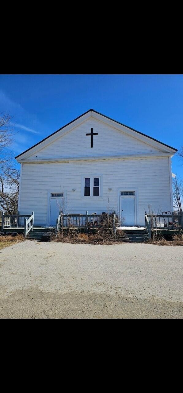 562 Ledge Hill Rd, Corinth, ME 04427 - view of home's exterior