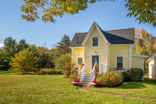 view of front of house featuring a front yard