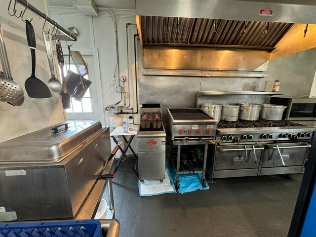 kitchen featuring concrete flooring