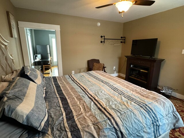 bedroom featuring ceiling fan