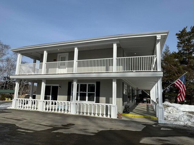 view of front of property with covered porch