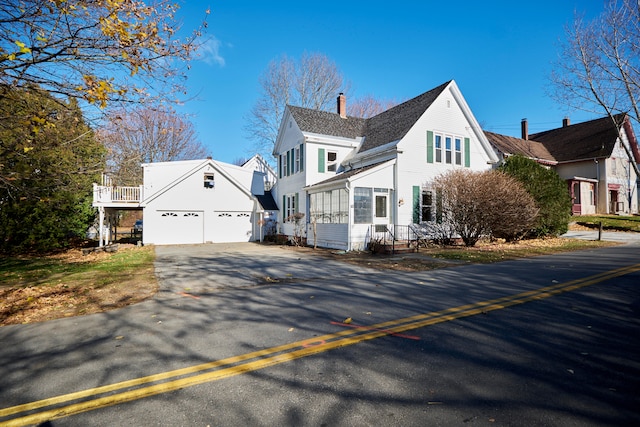 view of front facade featuring a garage