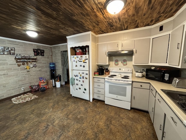 413 Pine St, Dover-Foxcroft, ME 04426 - photo 5