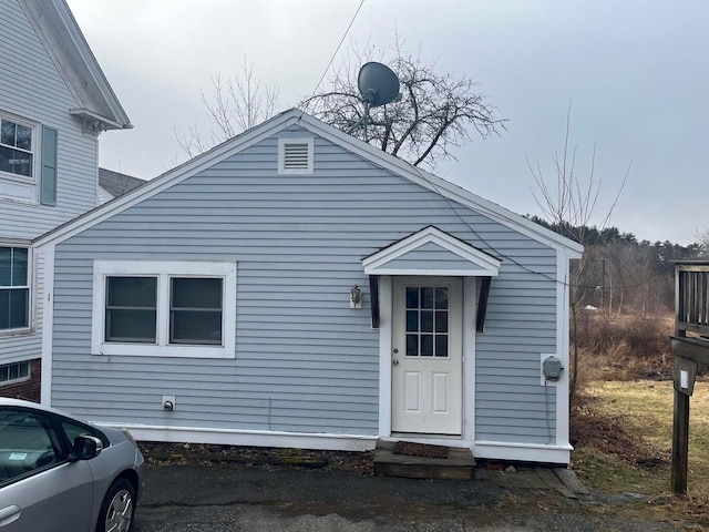 Listing photo 3 for 41 Church St, Damariscotta ME 04543