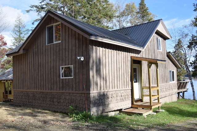 view of home's exterior