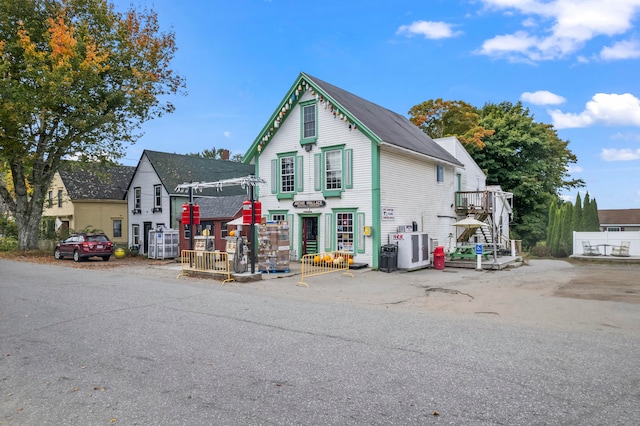 view of front of house