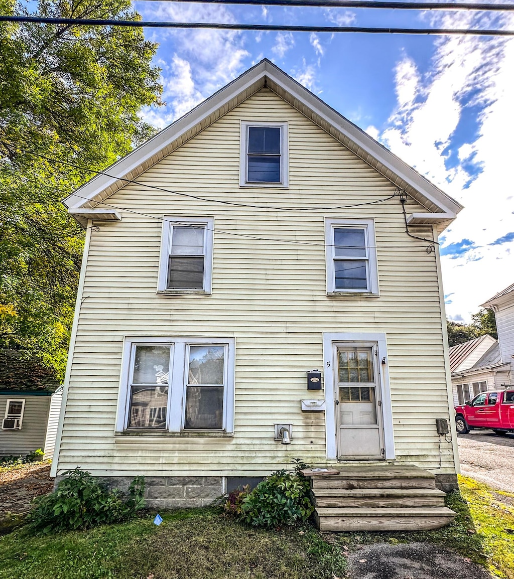 5 Western Ave, Fairfield, ME 04937 - view of front facade
