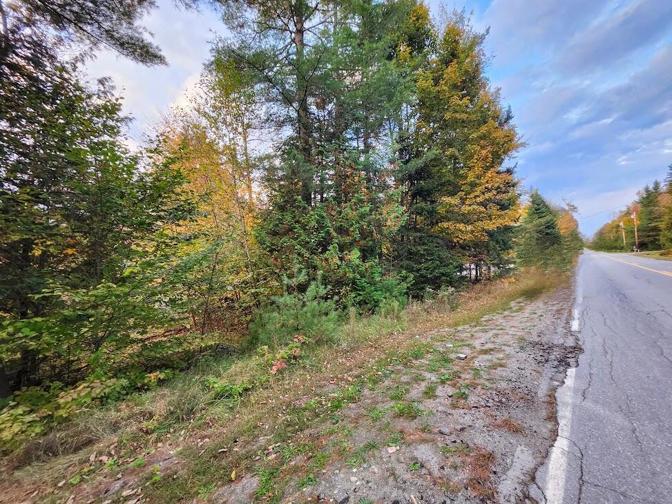 277 E Newport Rd, Stetson, ME 04488
