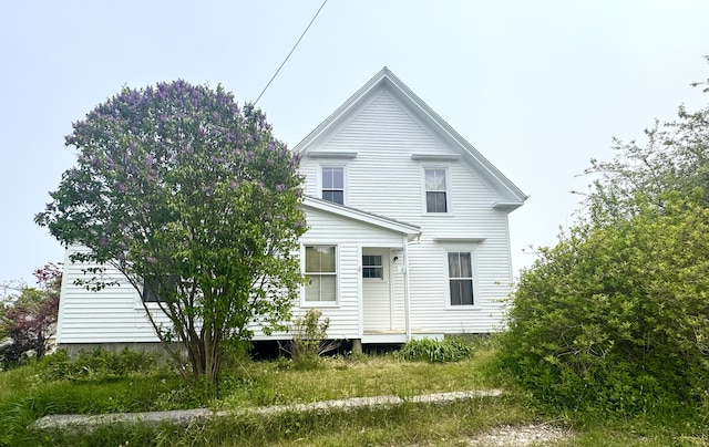 33 Carver St, Vinalhaven, ME 04863 - view of front of home