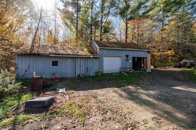 view of outdoor structure featuring a garage