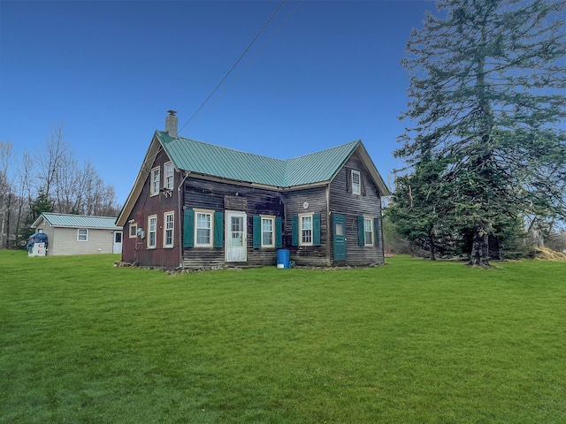 exterior space featuring a front yard