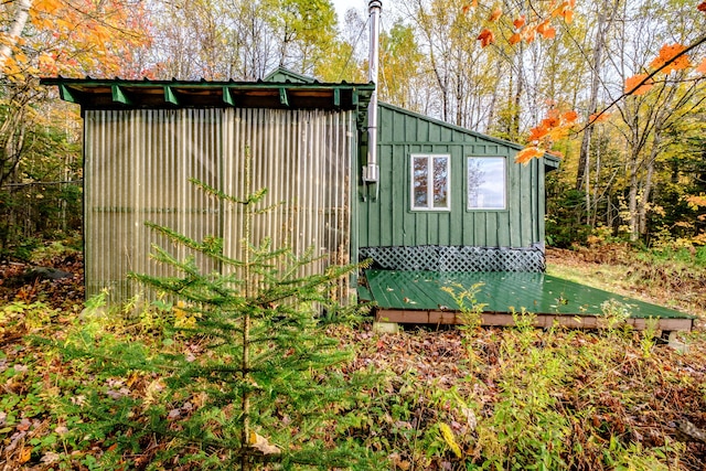 view of outbuilding